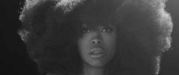 Erykah Badu a une astuce pour surmonter les ruptures: en faire trop