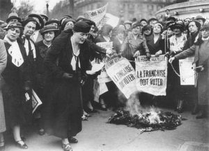 féminisme vs féminité combat des suffragettes