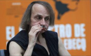 Chez Houellebecq il y a rarement de dissociation très claire entre son protagoniste et lui-même